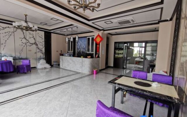 Seven Hotel