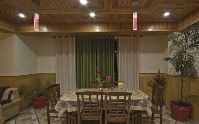 OYO 8866 Mountain Face Cottage