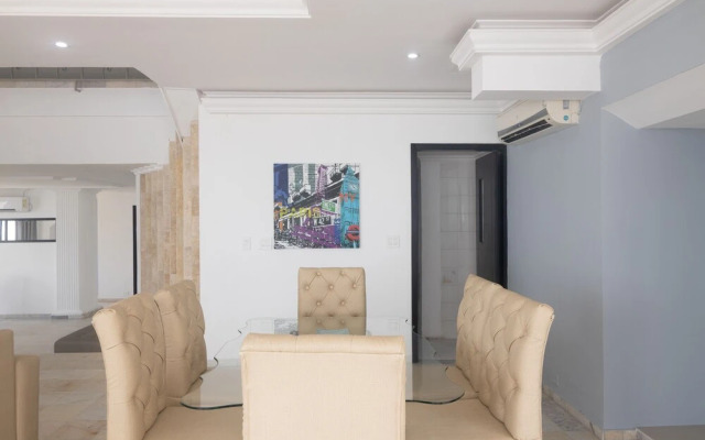 Penthouse con Piscina Privada El Laguito