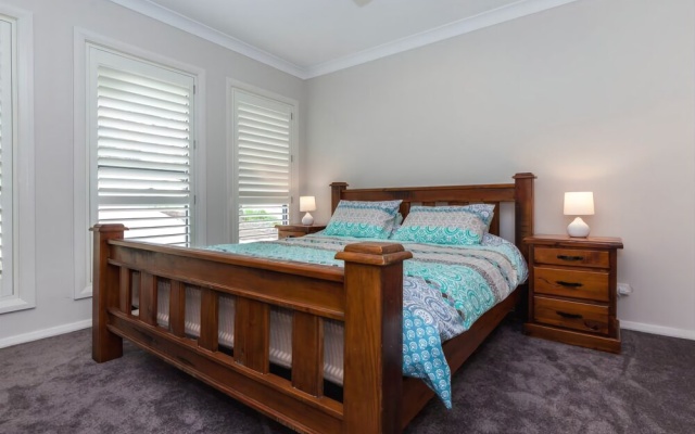 Tomaree Road, 19 'The Cottage' – Guest Rooms – Shoal Bay