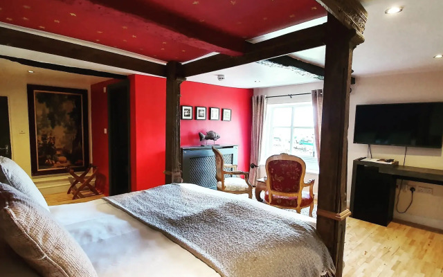 The Old Lodge