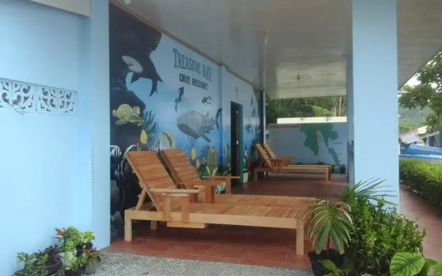 Treasure Bay Dive Resort