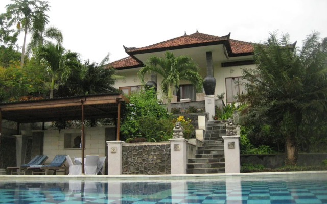 Lovina Villa Resort Puri Bulan