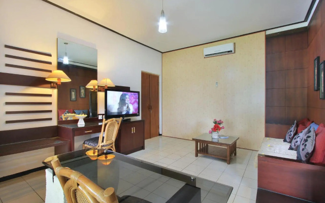 Puri Naga Beachfront Cottages