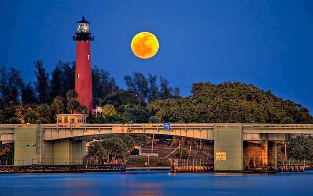 Grandview Heights Vacation Homes – Pink House