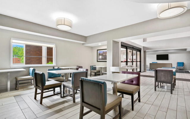 La Quinta Inn & Suites by Wyndham Batavia