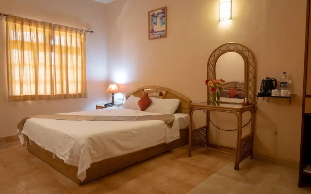 Alcove Beach Resort