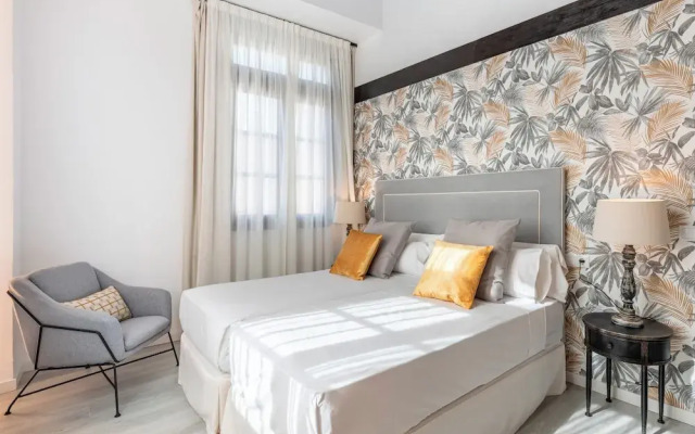 Apartamentos Puerta Elvira Suites 3000