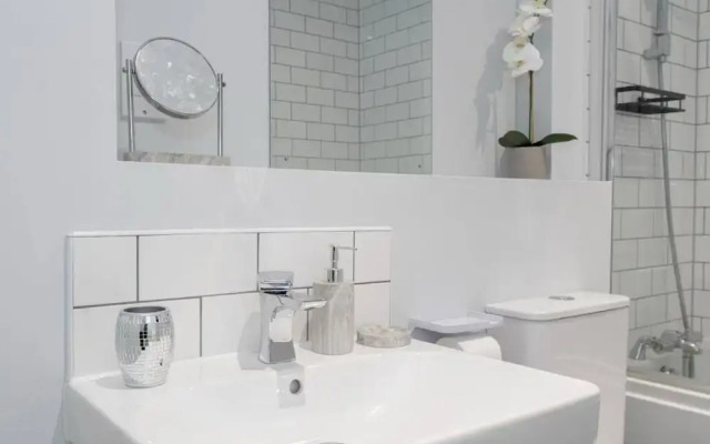 2br-sleeps4-citycentre-parking-rooftop