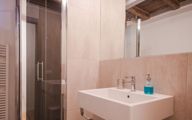 Central Location in Florence Inviting 3BD Apt