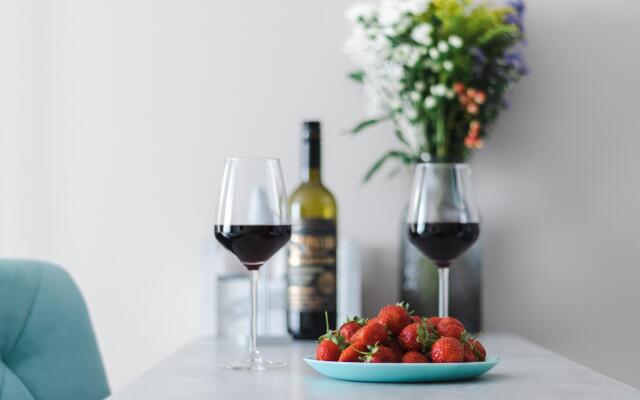 Апартаменты на проспекте Стачек 64