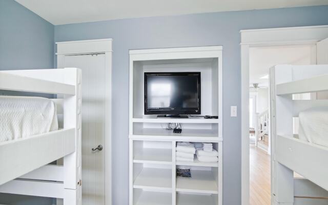 Discovery Bayhouse
