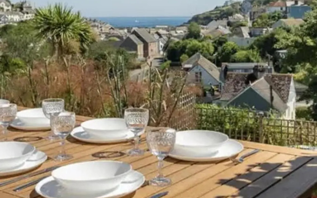 Mevagissey Holiday Home - sea View and Parking
