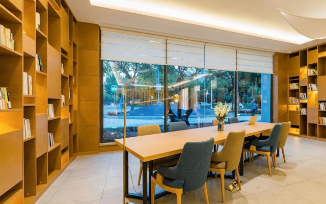 Atour Hotel Jiaxing South Lake