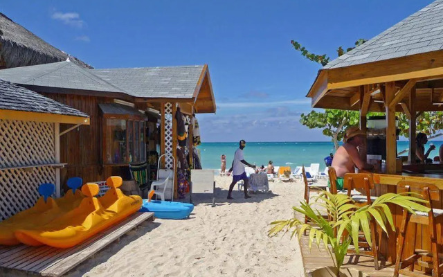 Merrils Beach 3 All Inclusive