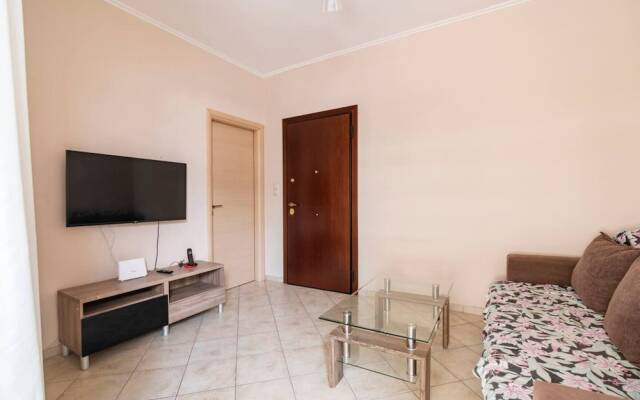 "whole House in Kolonos, Centre of Athens"