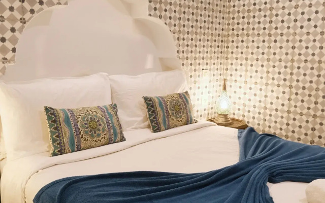 Riad of the Moon