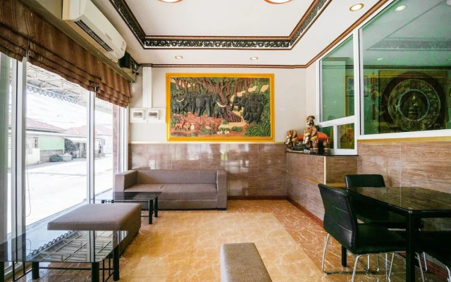 PK Residence by OYO Rooms