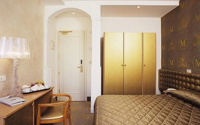 M Glamour Hotel