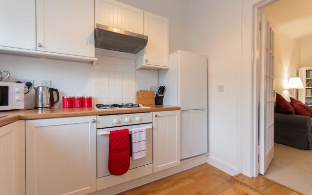 Glebe Street Apartment