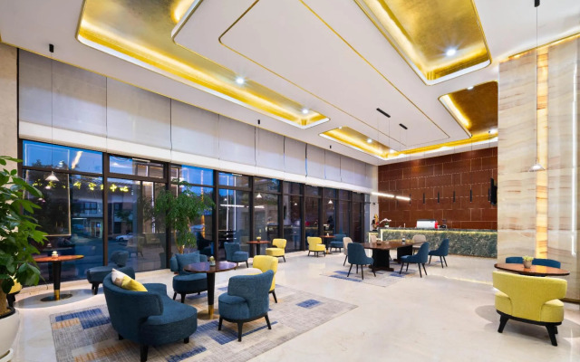 Savile K-Knight Luan Hotel