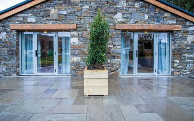 Suite 2 - Sleeping Giant Hotel - PEN Y CAE Inn