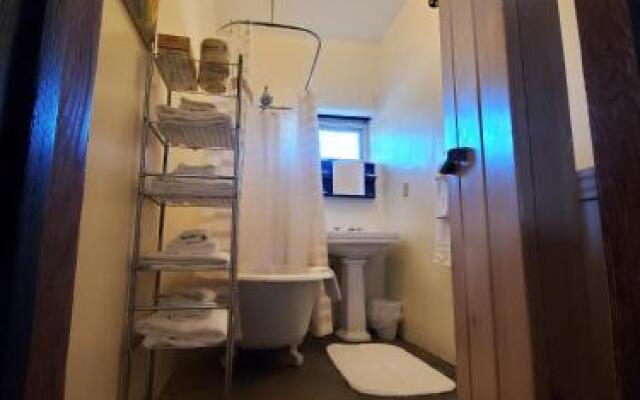 29 Palms Inn
