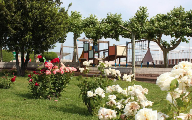 Hotel Azar