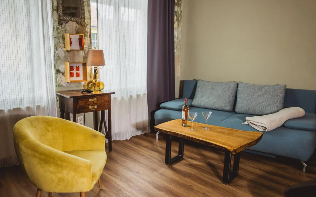Charmante Altbau-Wohnung zwischen Altstadt und Klinikum mit Parkplatz