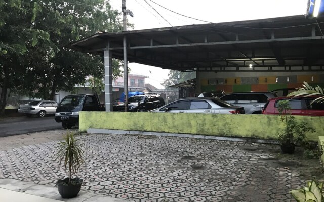 OYO 2144 Hotel Rapos
