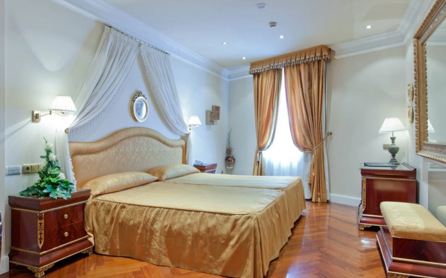 Alameda Palace