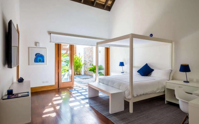 Sunny Vacation Villa 65