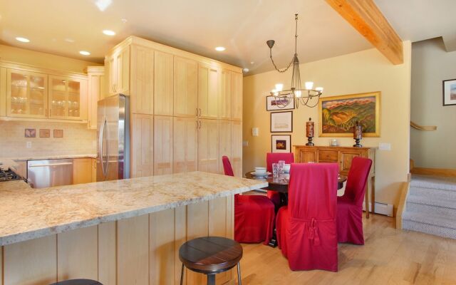 Thunder Mountain S8 2 Bedroom Condo by RedAwning