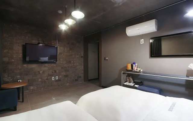 Geojedo Gohyeon Hotel Blue