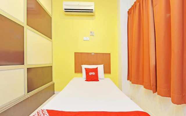 OYO 582 Hotel Walk Inn