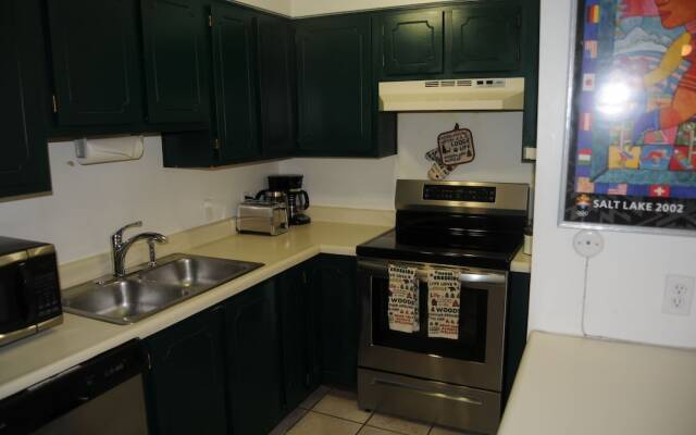 Park City Condo with 6 beds, 3 bedroom, 3 bath, 4 min to ski, 2 min to Sundance HQ