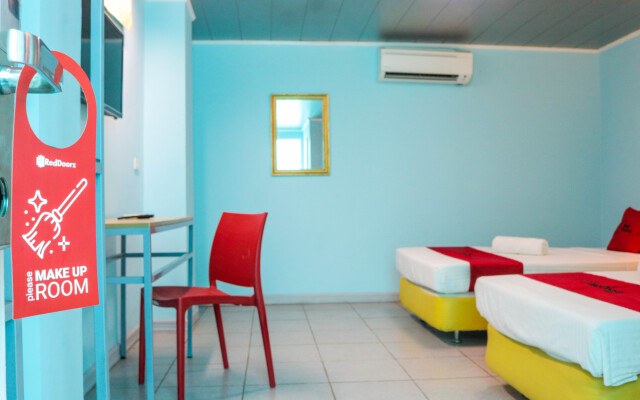 RedDoorz Plus near UV Mandaue Cebu