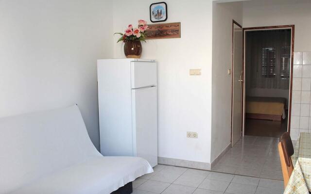 Vinko - big terrace and grill - A5(2+1)