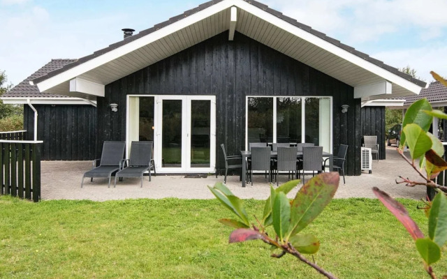 8 Person Holiday Home in Tarm