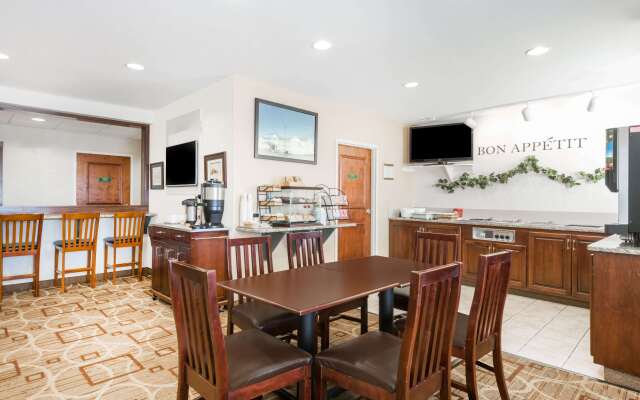 Hawthorn Extended Stay by Wyndham Seville