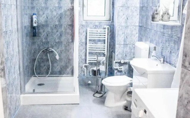 Spacious and cozy 3BD+Terrace Couples Apartment