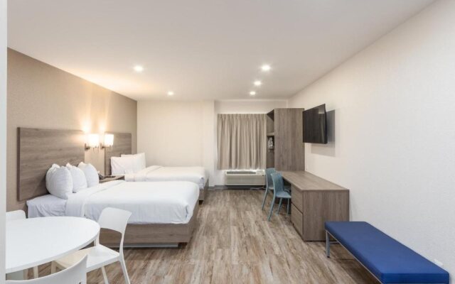 Hotel Mesaluna Short & Long Stay