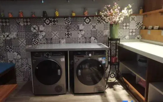 Yuanju Nashan Hotel (Zhengzhou Zhongyuan Wanda Tanshili Branch)