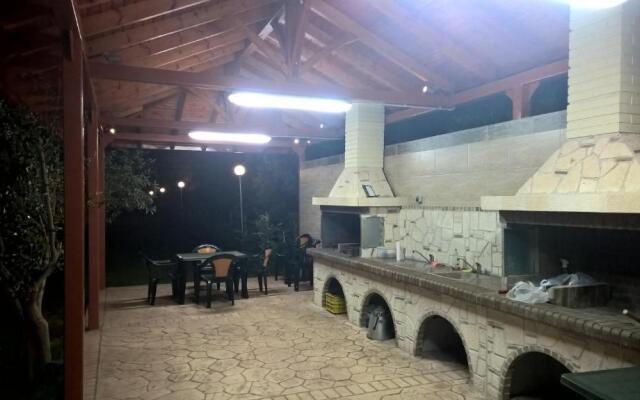 Gaia Studios & Apartments