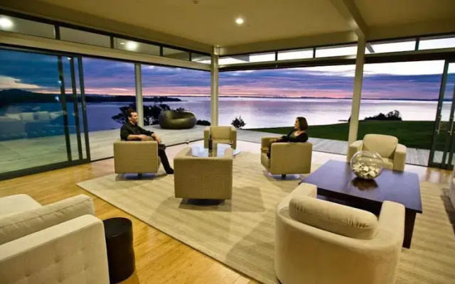 Hurakia Lodge