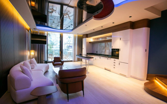 Lalila Blue Suites