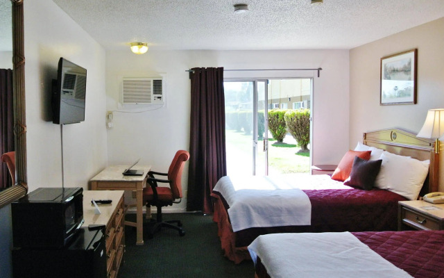 Travelodge by Wyndham Red Bluff South of Redding