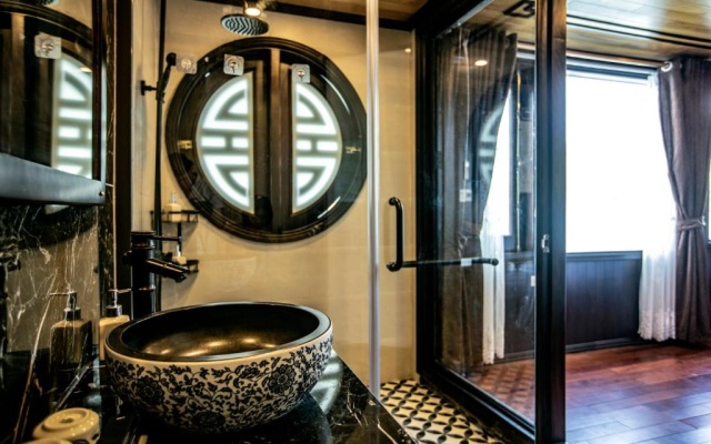Cozy Boutique Cruise – Bathroom – Haiphong