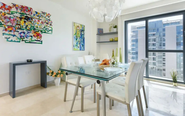 Deluxe 2 Bedroom Apartment in Herzylia