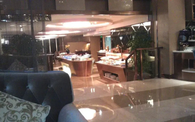 Lujiang Harbourview Hotel